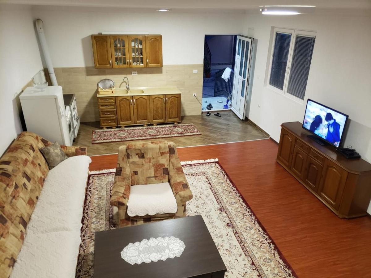 Sara Apartments Плав Экстерьер фото